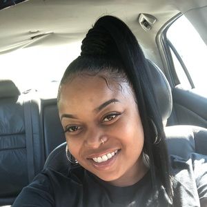 Meet your Posher, Dollicia